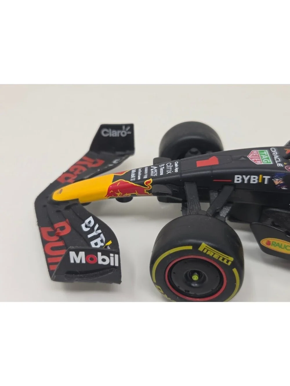 Maisto Oracle Red Bull Racing RB18 2022 F1 RC Car 1:24 Scale Max Verstappen